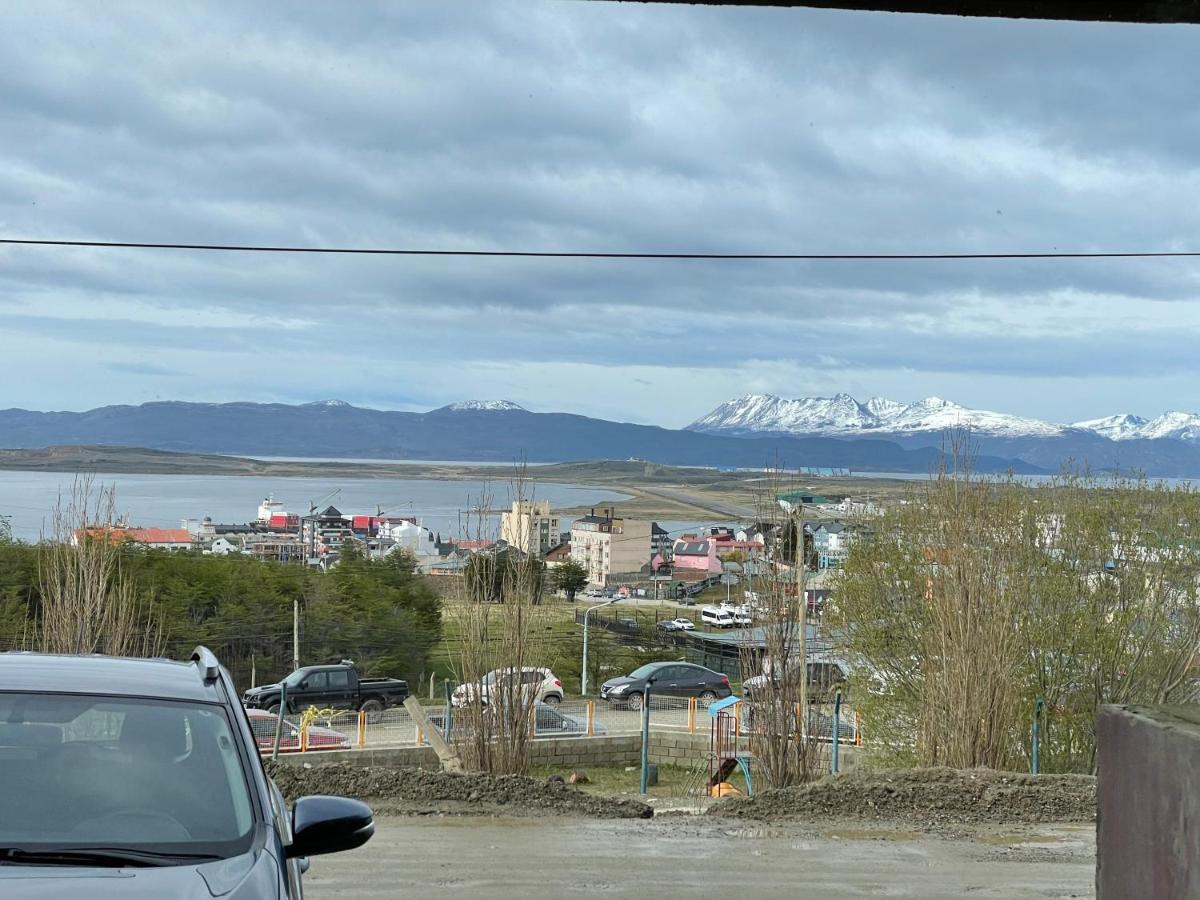 Mirando Al Canal Ushuaia Luaran gambar