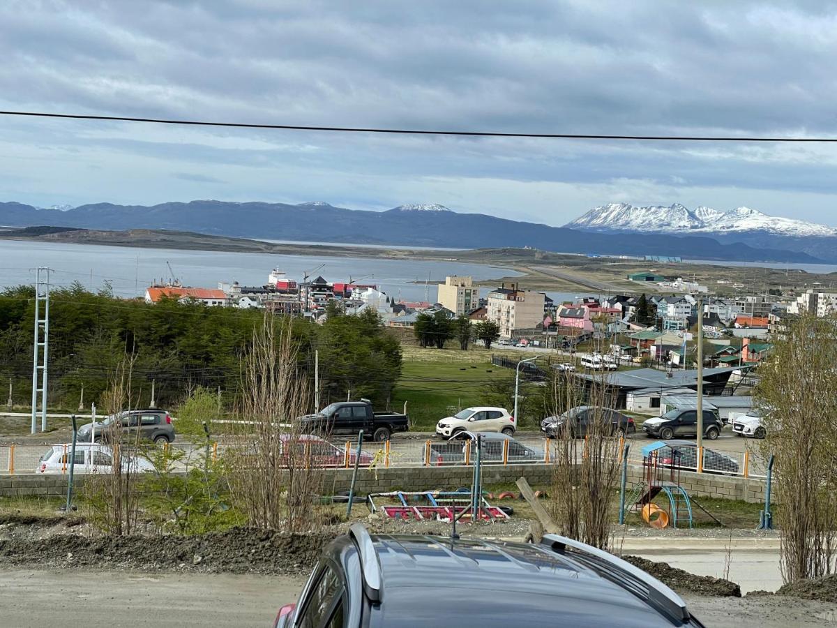 Mirando Al Canal Ushuaia Luaran gambar