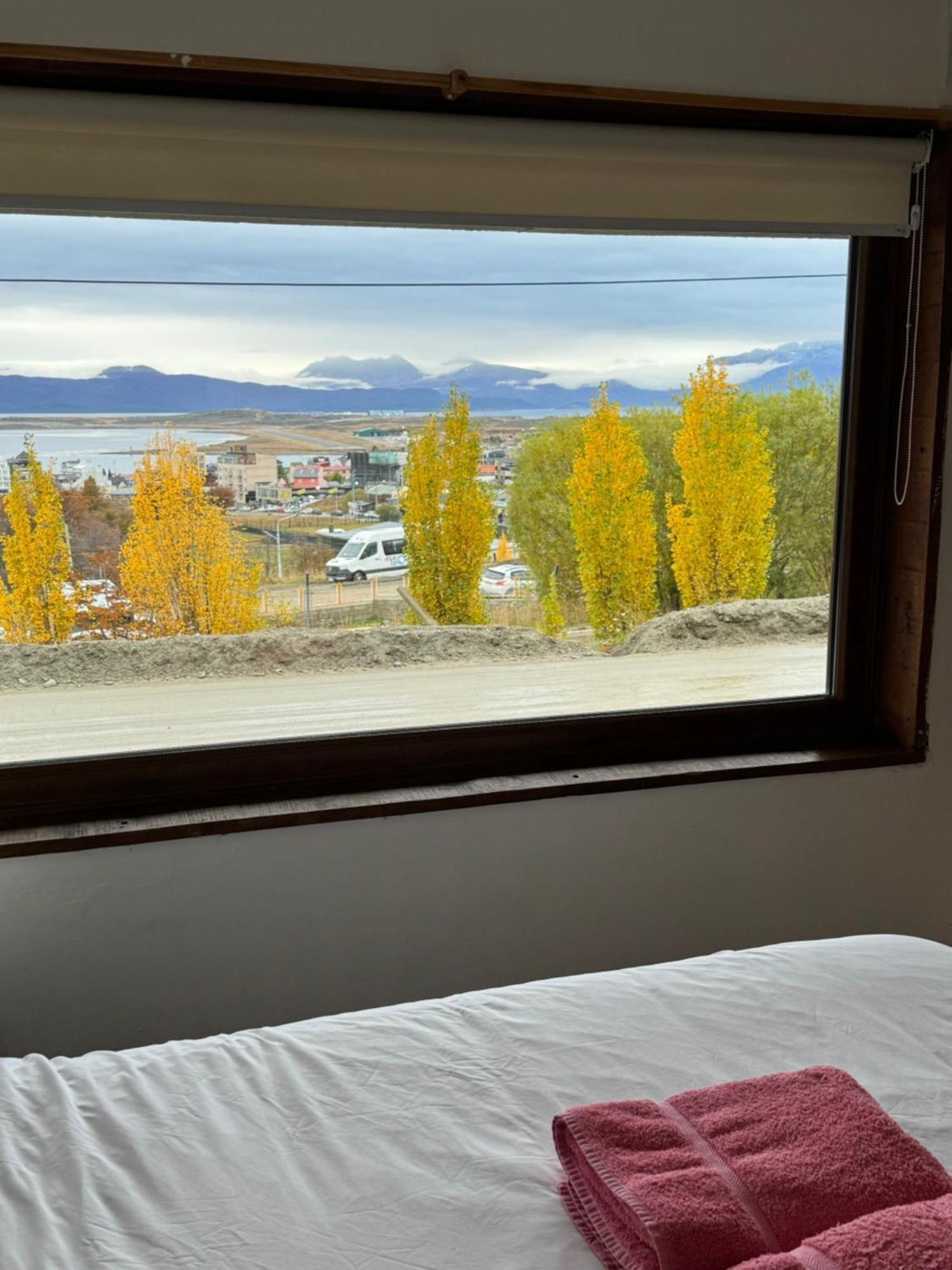 Mirando Al Canal Ushuaia Luaran gambar