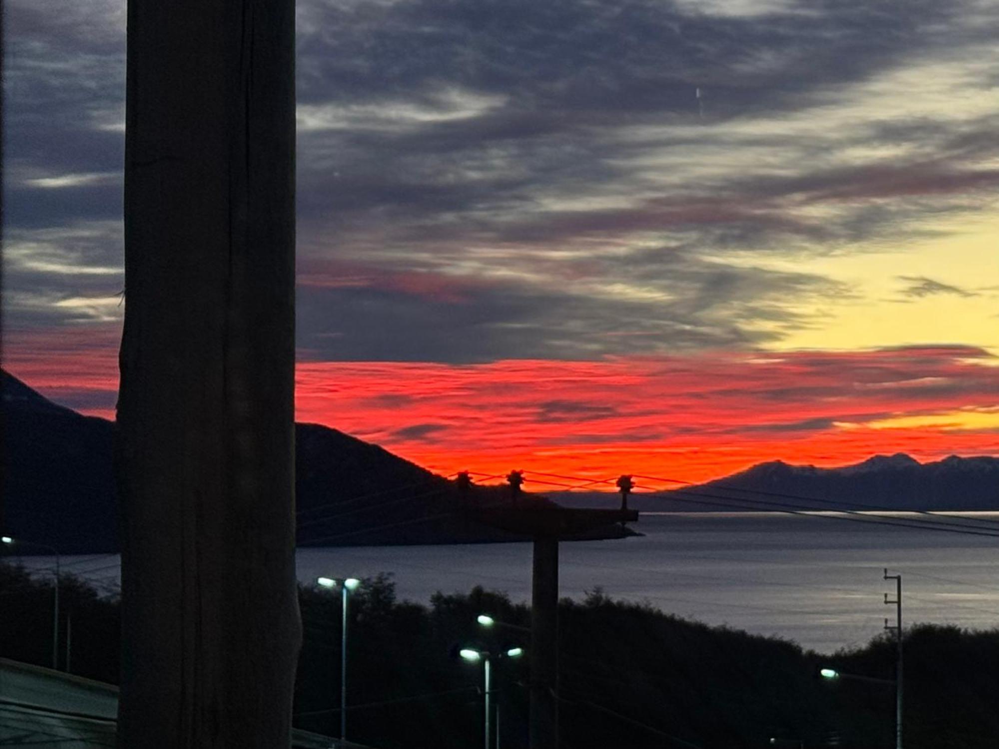 Mirando Al Canal Ushuaia Luaran gambar